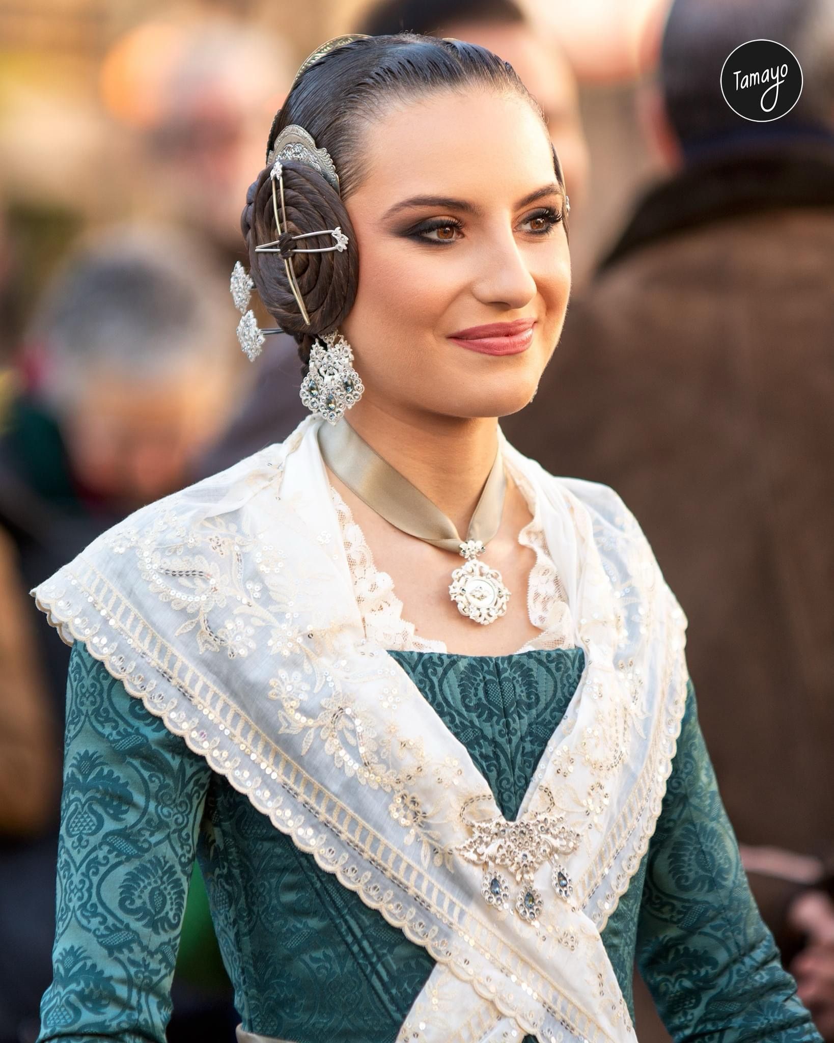 Manteletas de fallera Artesanía Viana