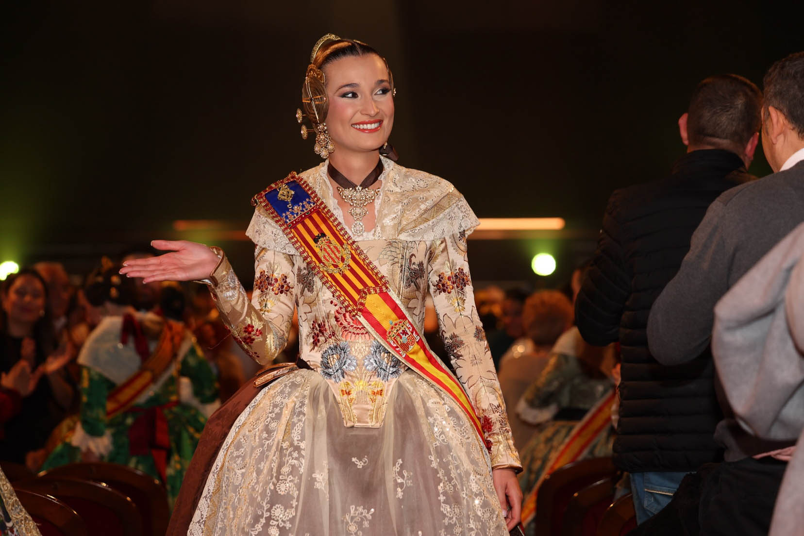 manteletas de fallera Artesanía Viana