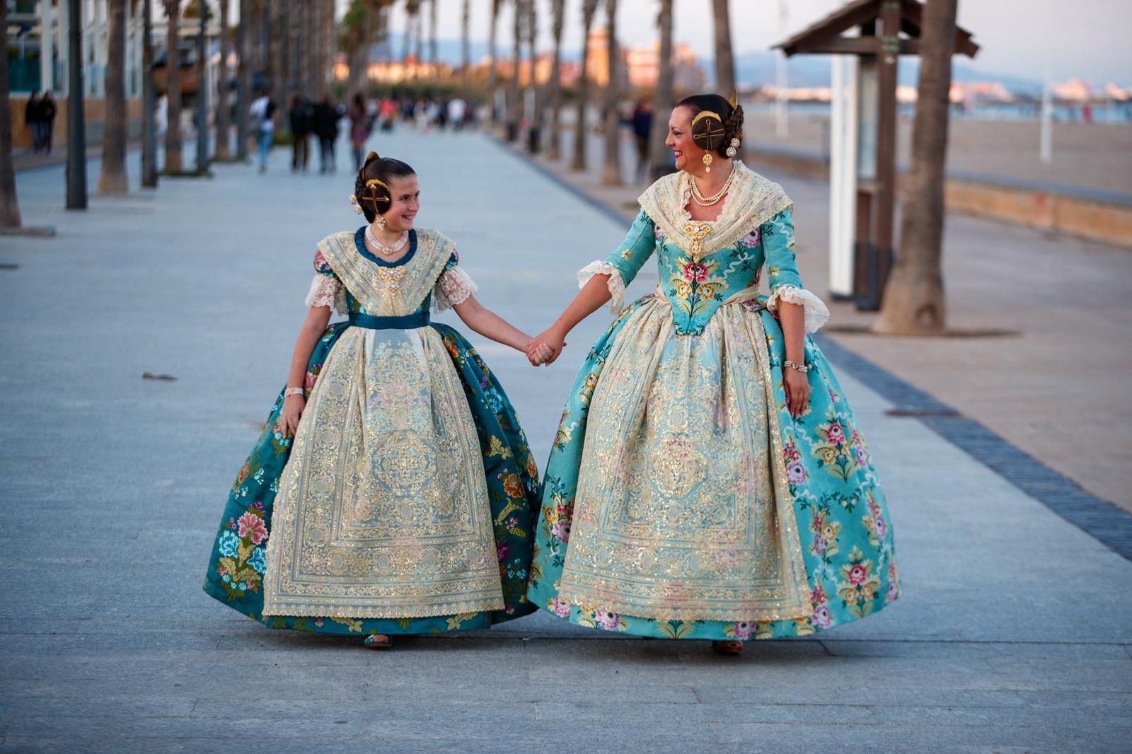 Manteletas de fallera Artesanía Viana